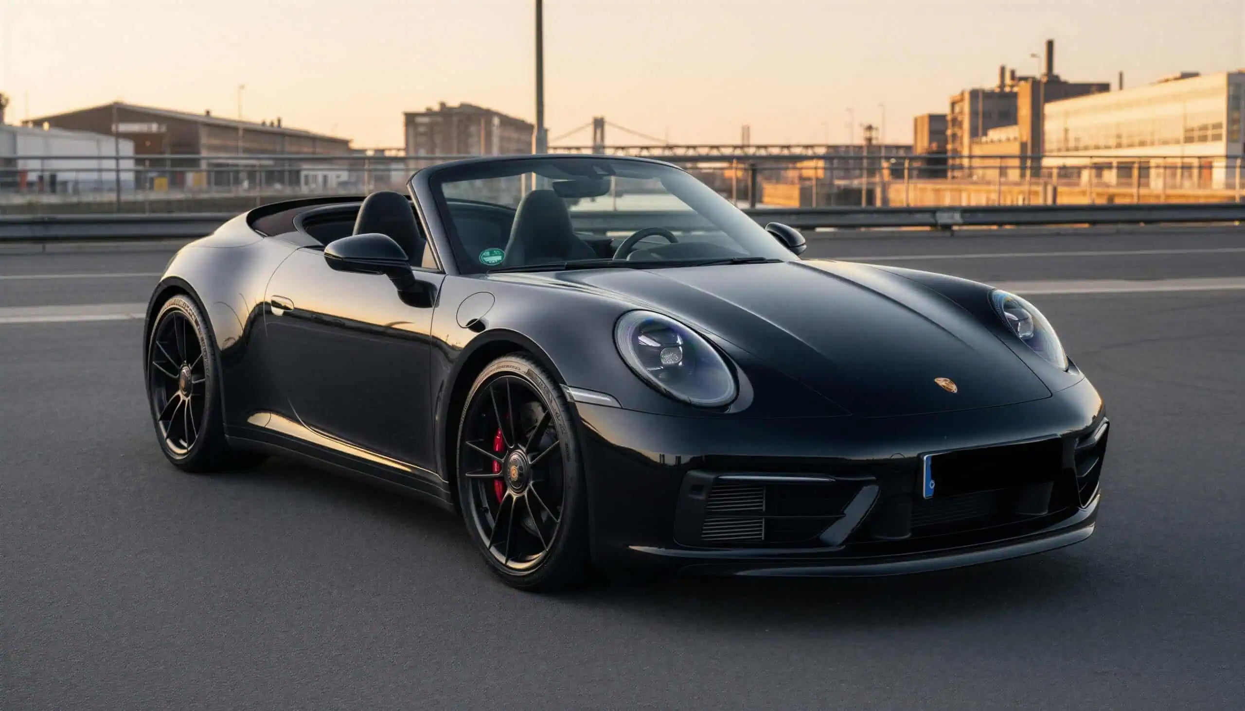 Porsche 992 Carrera 4S Cabriolet – Black Edition